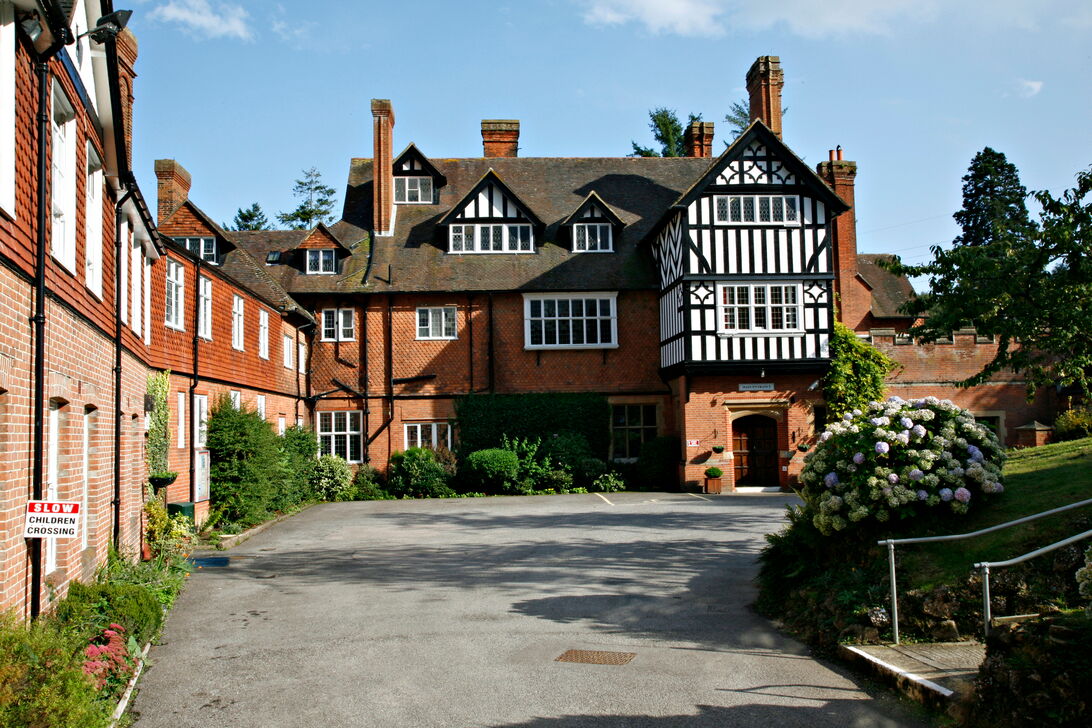 Internat England - Claremont College